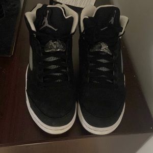 Black Jordan 5s